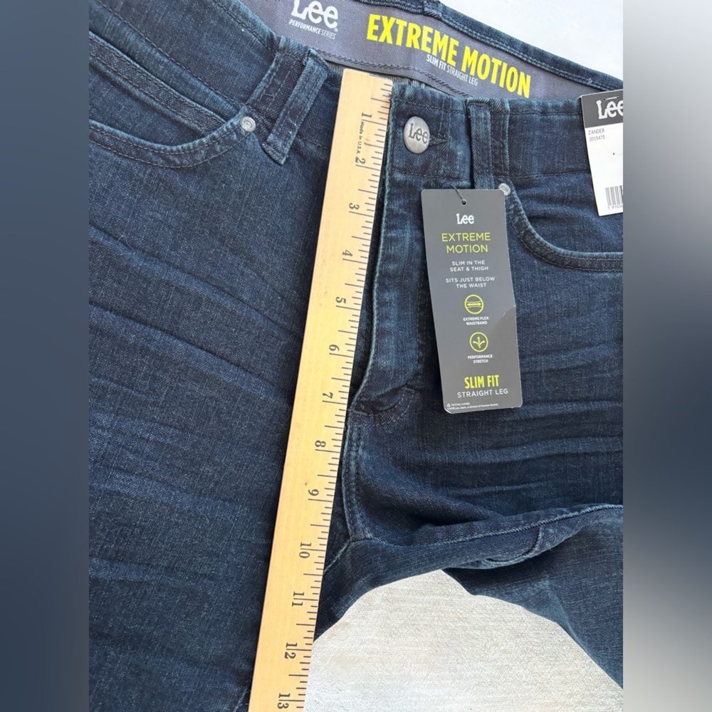 New Lee Men’s Extreme Motion Slim Fit Straight Leg Jeans 32x32 Dark Wash - Picture 5 of 16